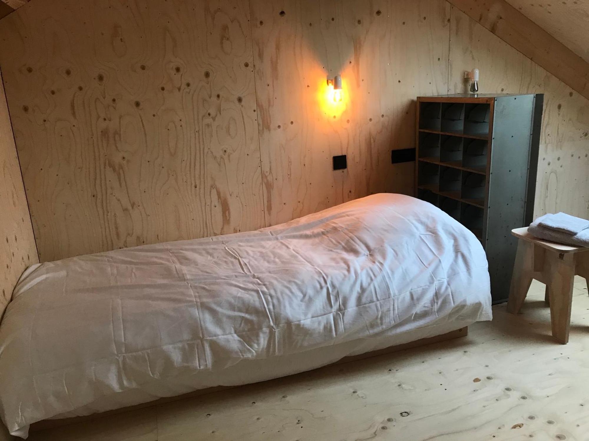Bed En Brood In De Kapschuur - Boerderij De Zuiderkrib Bed and Breakfast Kraggenburg Exteriör bild